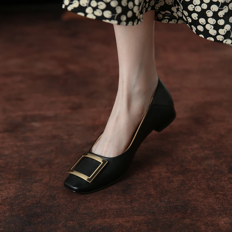 2022 Brand retro flat shoes women's loafers genuine leather soft simple elegant buckle casual shoes female dating shoes