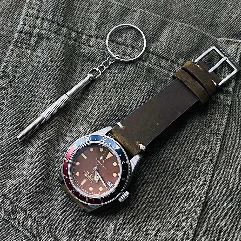 DAGGER-AXE Diving Watch 200M Waterproof Retro Sapphire Pot Cover Bubble Mirror C3 Super Luminous Watch NH35 Men Automatic