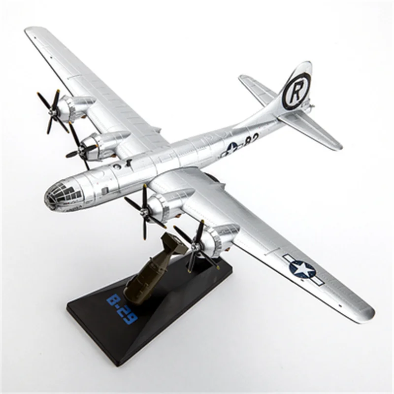 Model 1:144 Scale American B-29 Super Flying Fortress Four-engine Heavy-Duty Propeller Bomber With Little Boy/Fat Man Collection