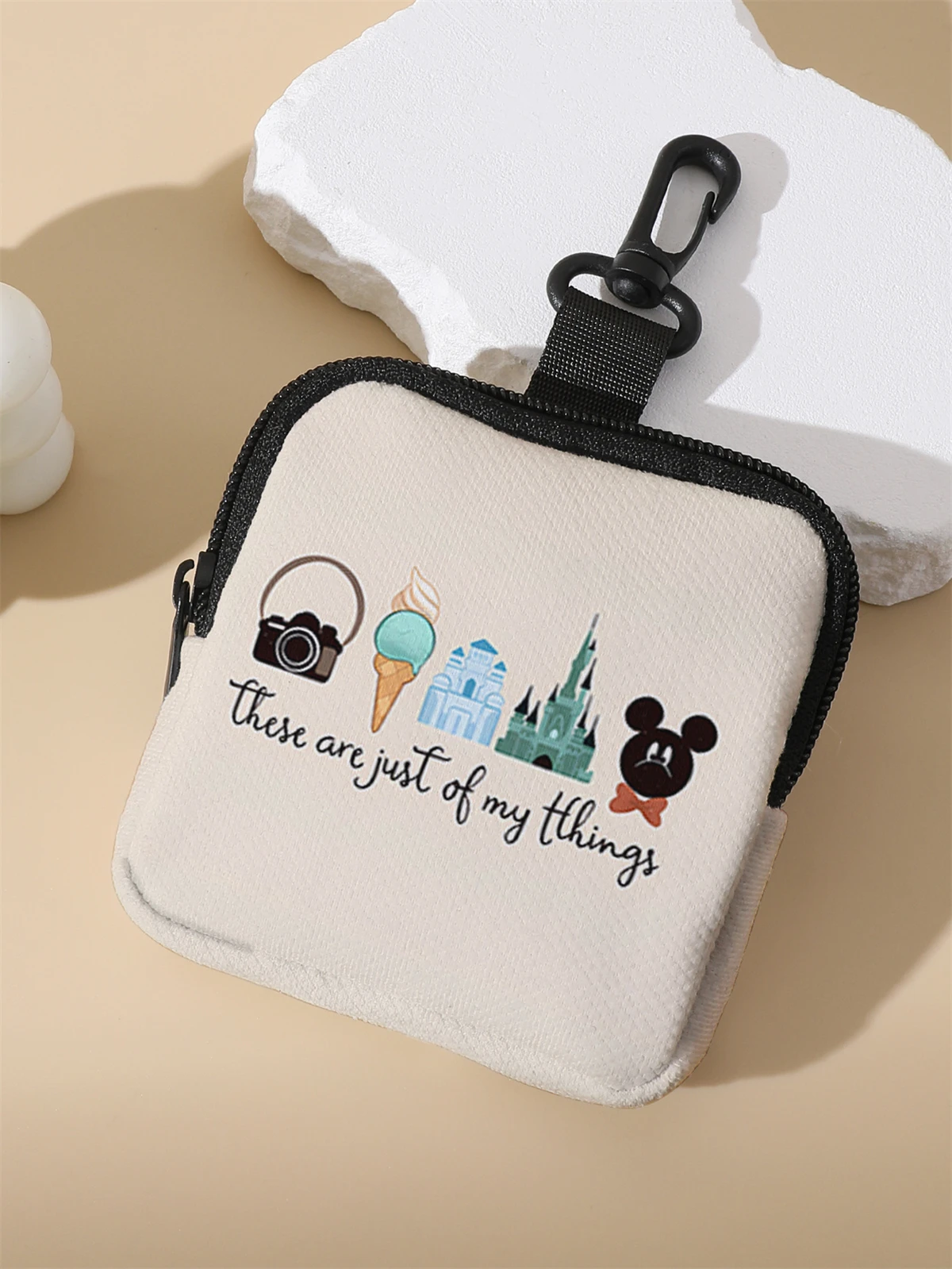 Large capacity coin wallets, digital printed coin wallets, and storage bags are ideal choices for GIFs