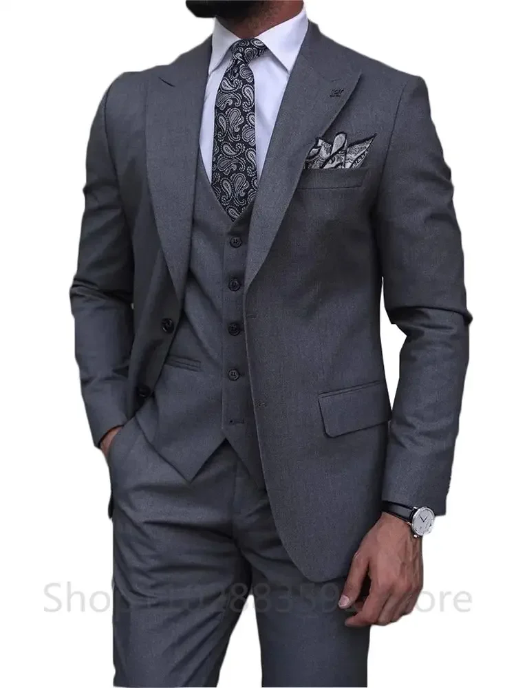 Classic Grey Men Suits 3 Pieces Slim Fit Prom Wedding Groom Business Peak Lapel Costume Masculino Blazer Homme Tuxedos Terno