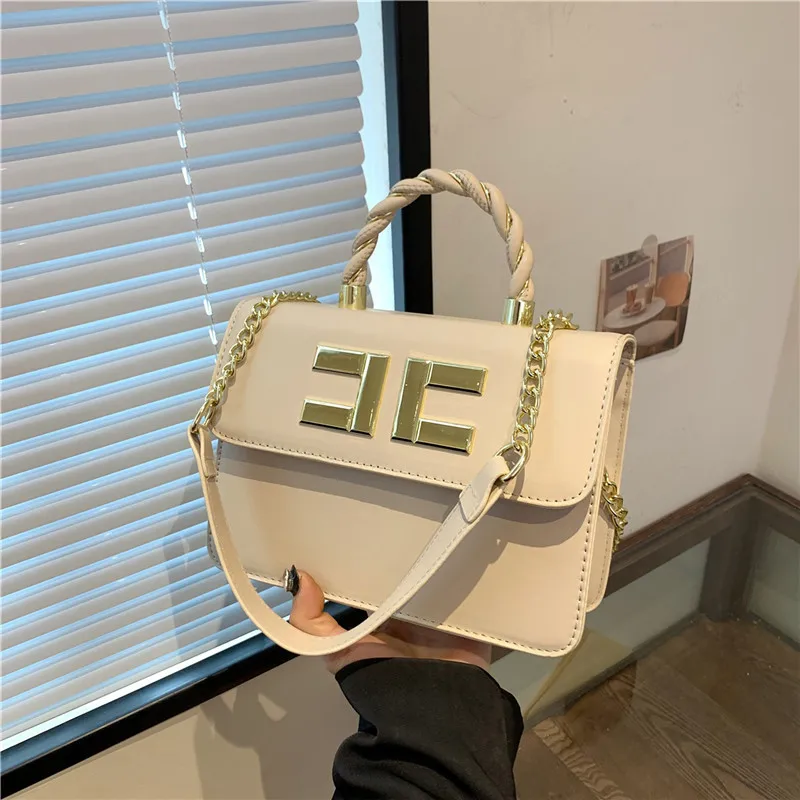 

New Fashion Women's Bag Chain Shoulder Bag Girls Crossbody Bag Female Outdoor Vacation Handbag Light Luxury Bag