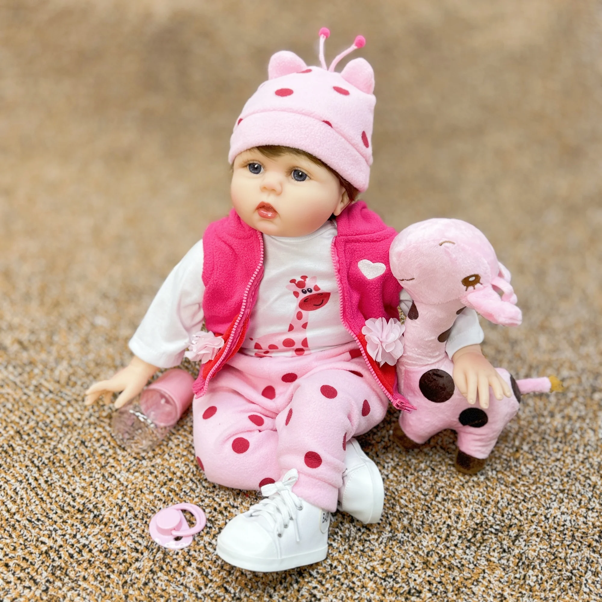 Cuddly Bebe Reborn 페인트 피부, 실물 같은 실제 예술,   인형, 5 피스 의상, 50cm
