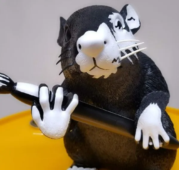 Luxurious Banksy Love Rat Statue, Black and White Rat Mouse Figurine, Street Art, Home Decor Sculpture, Animal Figurines 5