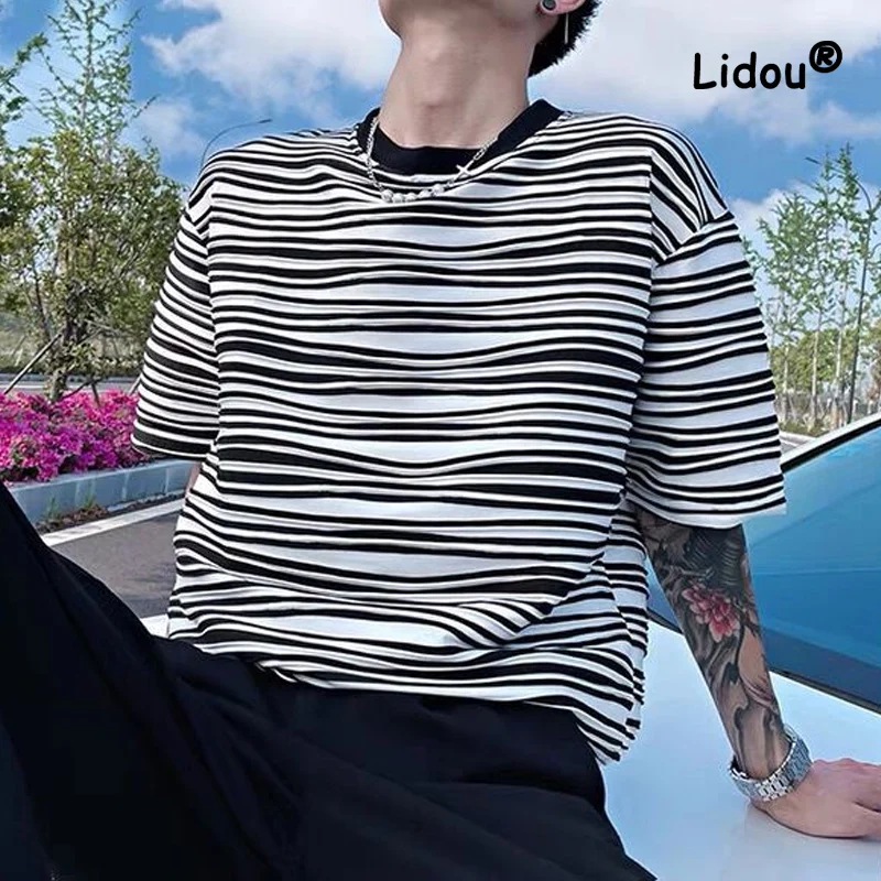 

Fashion Trendy Man Stripe Contrasting Colors Male Top Summer Loose Round Neck Short Sleeve Handsome All-match Comfortable T-shir