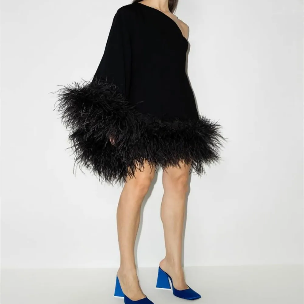 

PuTao Short Crepe Black Evening Dresses With Feathers فساتين السهرة A Line Above Knee Prom Gowns Robe De Soirée For Women