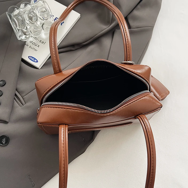 OVHEE Low Shoulder Bag Cocoa/ショルダーバッグ 韓国 Designer fashion, Seoul-fully created | W Concept