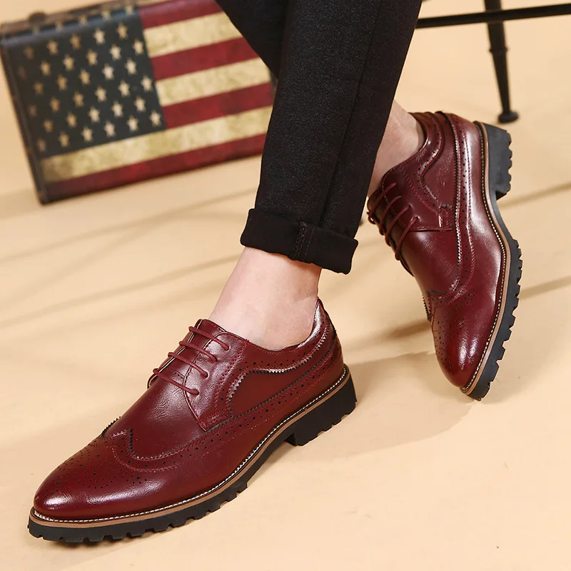 Chaussure Homme Cuir Brogues Derby Mariage Cuir Vernis Dressing Oxford Business Chaussure Ville Homme D'affaires Mode Formelles Respirant Oxford Pour Hommes Chaussures De Fête