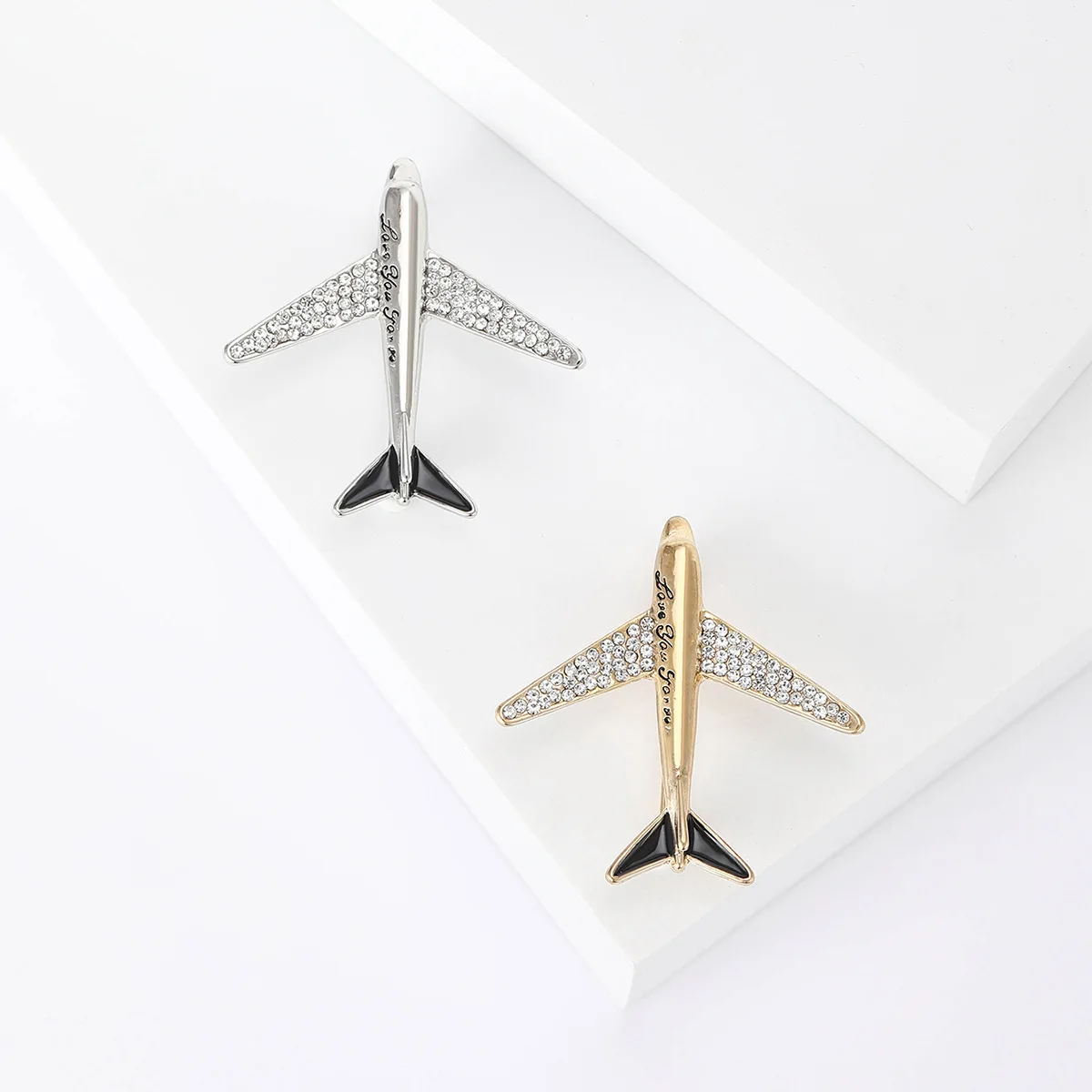 

Airplane Brooches Women Men 2-color Metal Plane Transportation Office Casual Brooch Pins Gifts