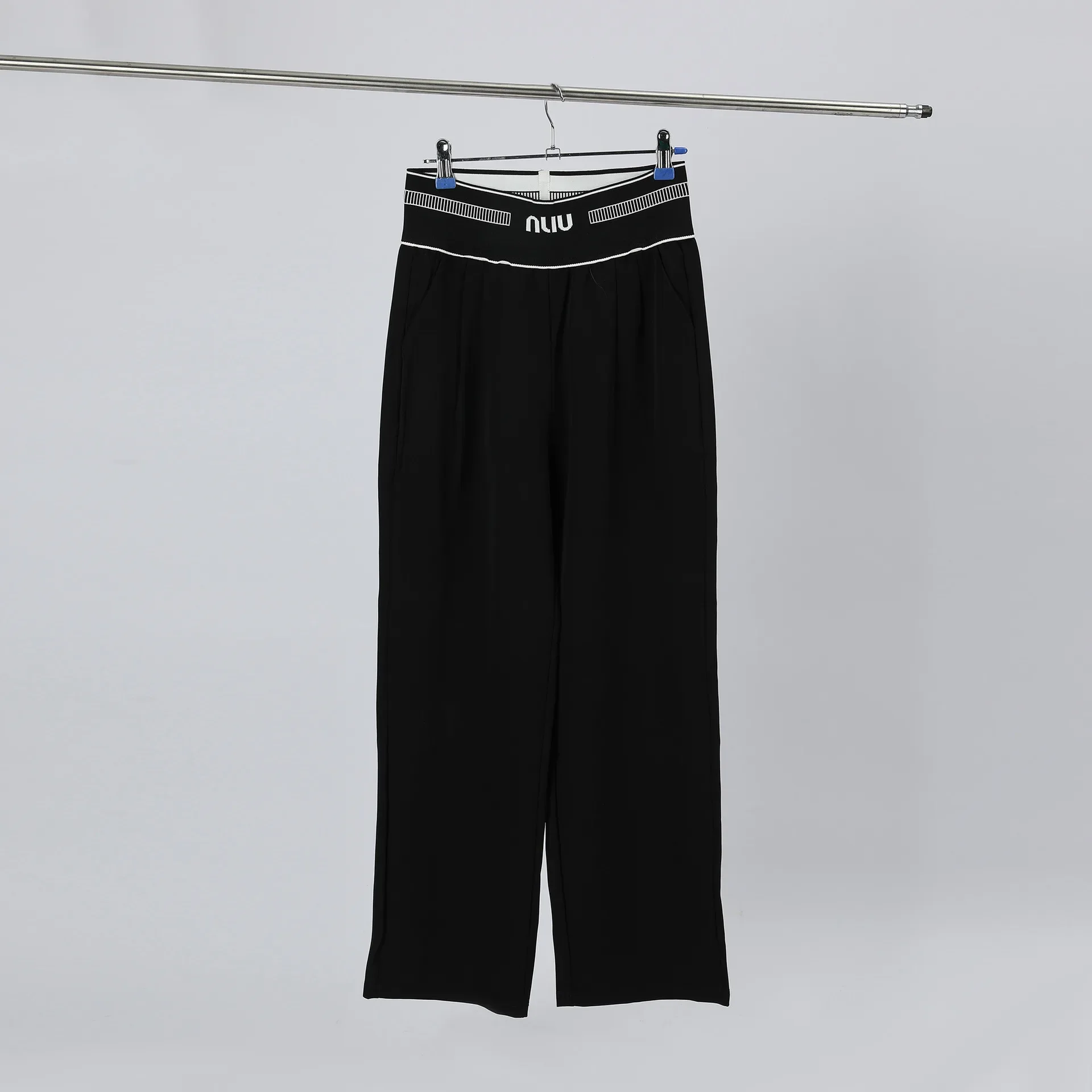 بدلة تنحيف نسائية لربيع وصيف 2024 جديدة غير رسمية...