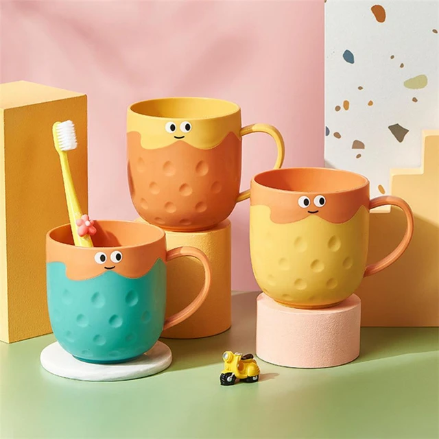 Cartoon Tumbler Cup Handle Baby Kids Drinking Cup Food grade PP