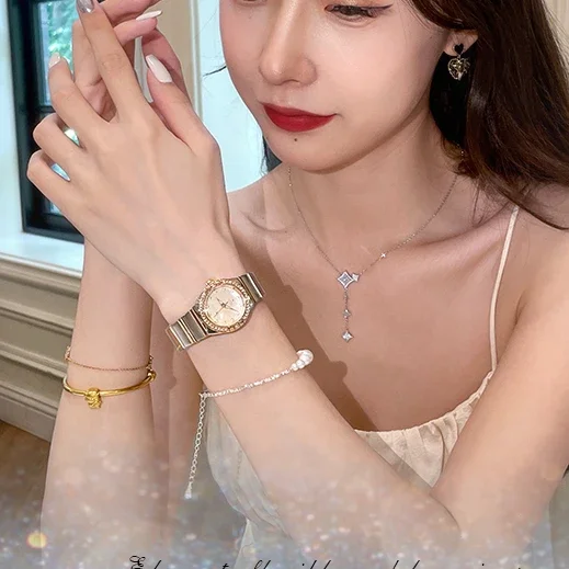 Ladies round diamond inlaid watch luxurious and exquisite water diamond quartz watch with steel strap ladies diamond watch
