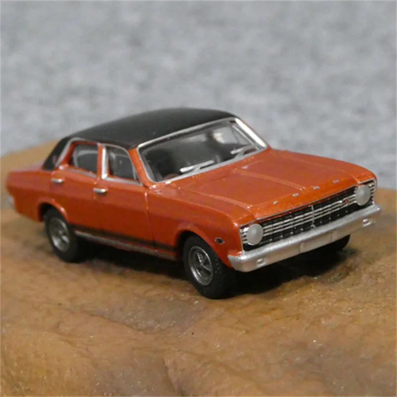 1/87 HO Scale Alloy Car Model Falcon XRGT Muscle Car Model Train Scene Miniature Collection Sand Table Landscape For Gift 1 87 ho scale alloy car model chrysler valiant s series car model train scene miniature collection sand table landscape