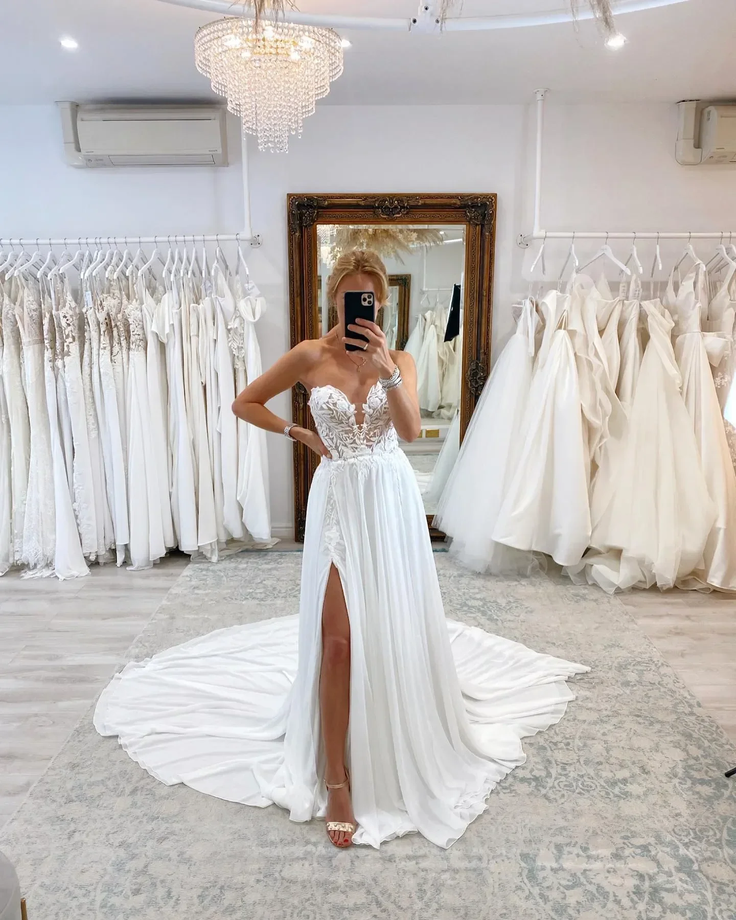 

Boho A Line Wedding Dresses 2024 Lace Applique Sweetheart Button Back Wedding Dress Sweep Train Slit Designer Bridal Gowns