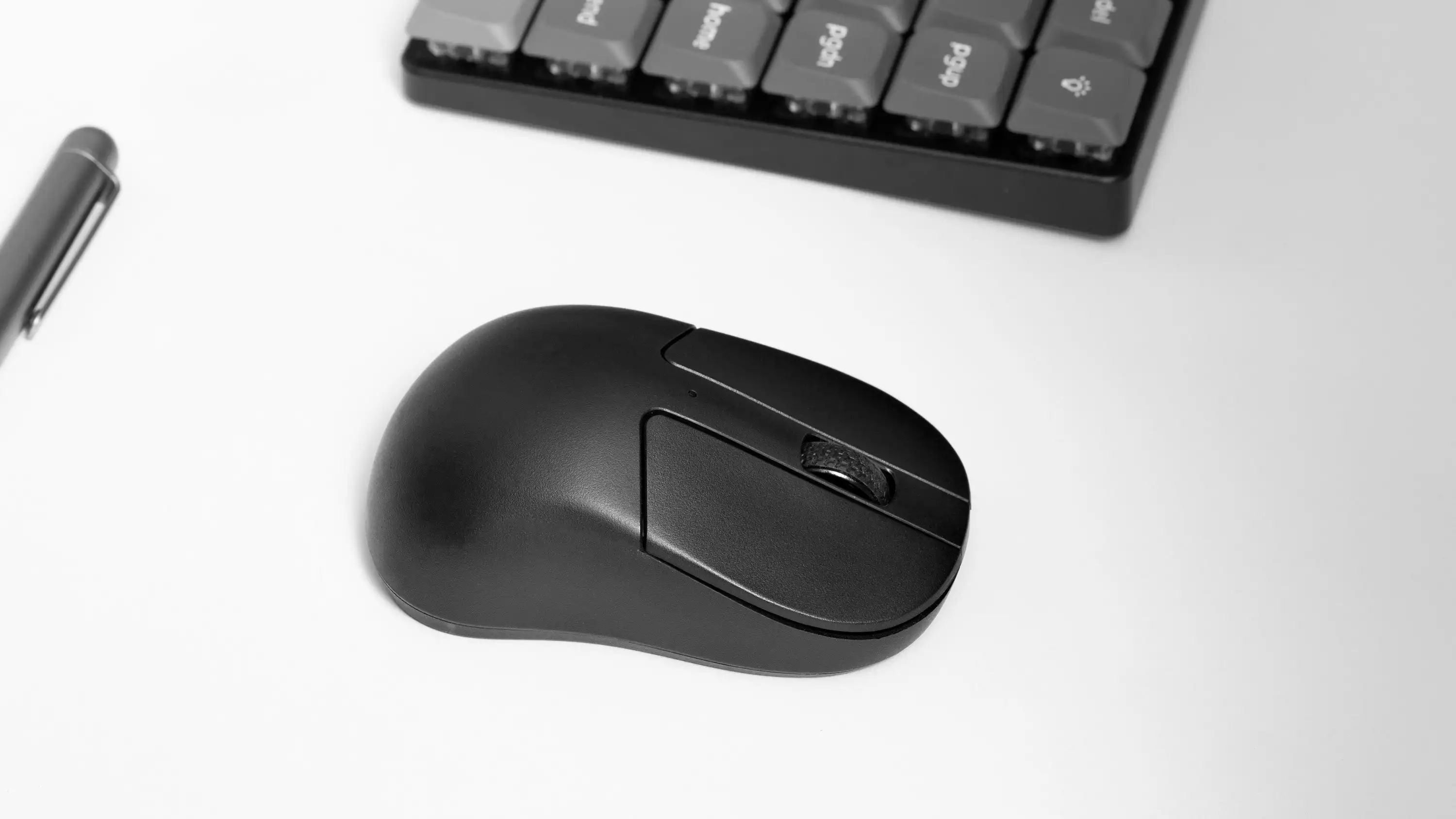 Keychron M4 Wireless 2.4GHz & Bluetooth USB Wired Optical