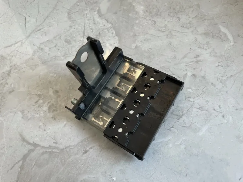 

QDPATRICK Original car battery fuse box The anode wire of a battery for Mitsubishi Outlander EX ASX Lancer EVO Eclipse Cross