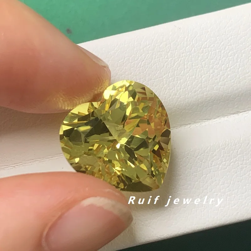 

Ruif Big Size 15x15mm 17.76ct Lab Grown Yellow Sapphire Gemstone for Luxury Jewelry Making