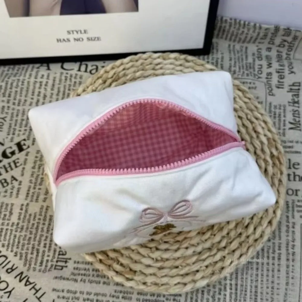 Tragbare Kosmetiktasche mit Hasenmotiv, Spitze, Schleife, großes Fassungsvermögen, Make-up-Organizer, Reißverschluss, weiß, rosa, Federmäppchen für Damen und Mädchen – Detail 2