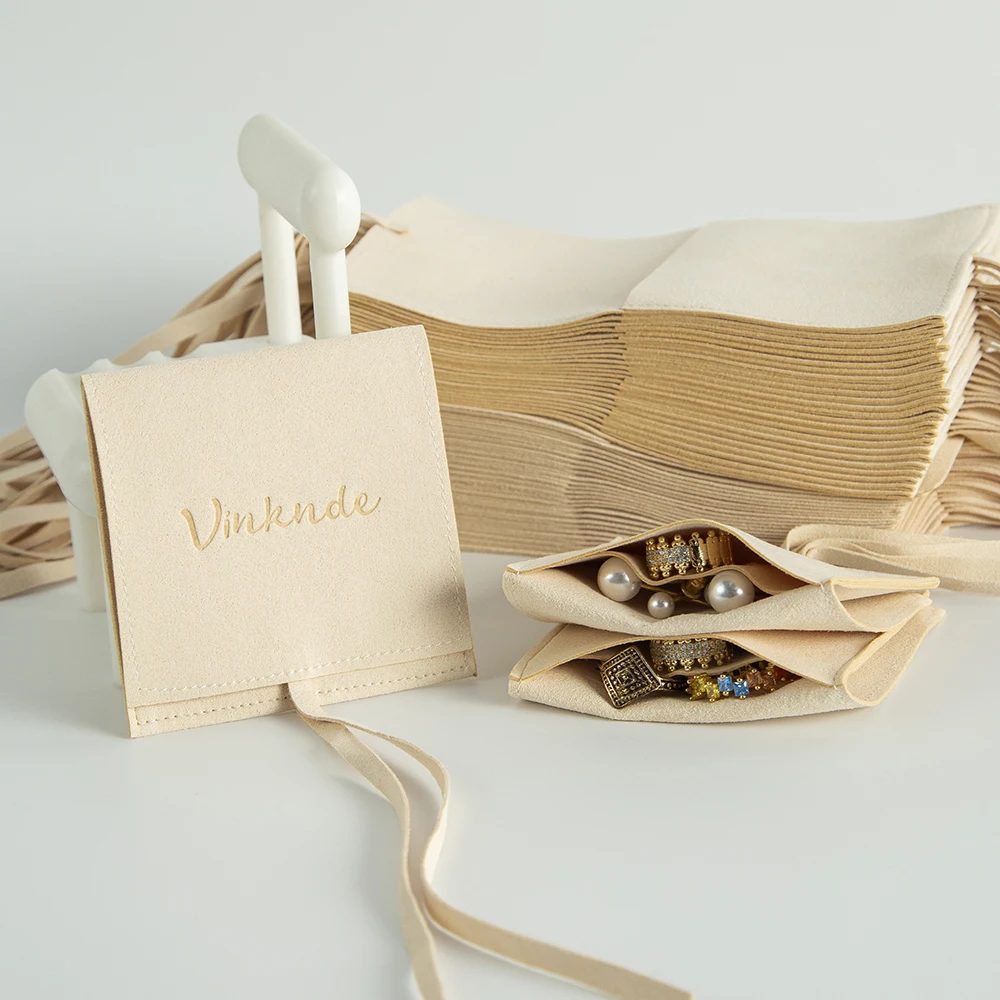 100 Stück personalisierte Geschenk-Schmuckbeutel aus Mikrofaser-Wildleder im Inneren mit Fach, individuelles Logo, Hochzeitsgeschenk, schöne Ring-Ohrring-Beutel – Detail 8