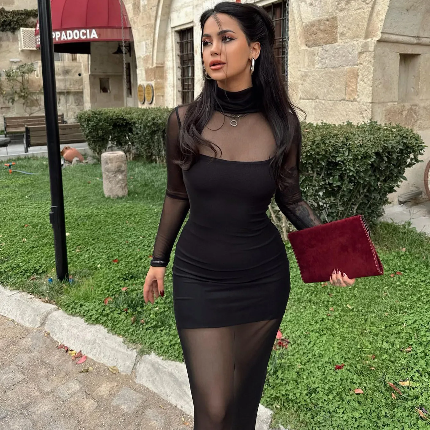 Conjunto de dos piezas de malla para mujer, vestido mini transparente, ajustado, sexy, de moda, de manga larga, con retazos, otoño 2025