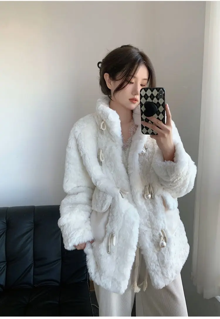 Eleganter aprikosenweißer dicker Kunstpelzmantel für Damen, lässige, mit Faux dicke Lammfelljacke, Winterdame, schicke Langarm-Oberbekleidung – Detail 12