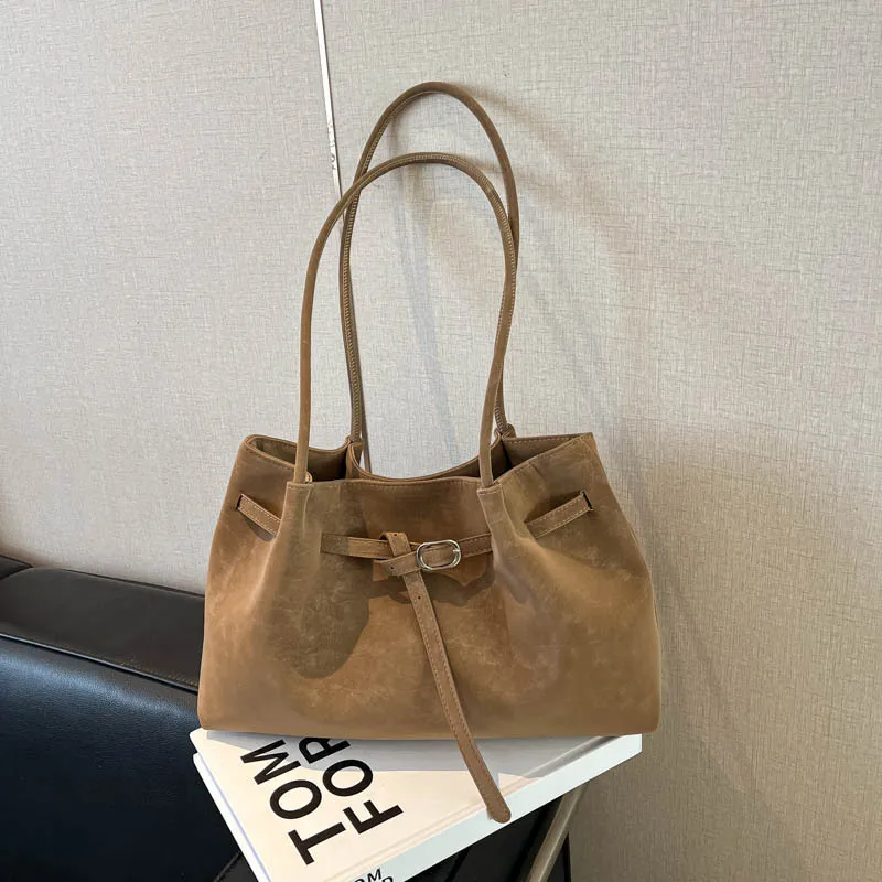 Vintage Brown Leather Tote Bag with Beaded Bag Charm Buckle Detail Large Capacity Shoulder Purse for Work Commuter Daily Use