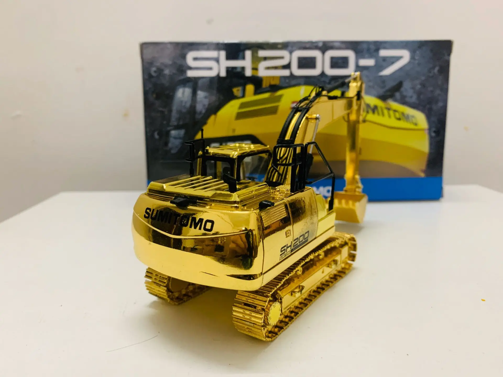 RARE! Sumitomo SH200LC-7 Excavator Gold 1:50 Scale DieCast Engineering  Vehicles