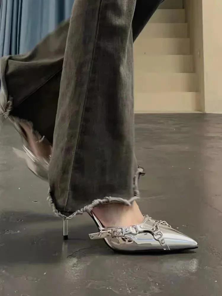 

Pointed rivet, hollow leather buckle, one line strap, single shoe, sexy lady, medium ancient slim heels, high heels, female