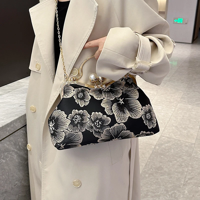 Embroidered flower handbag for women fashion 2023 purse bag Pearl clip shoulder bag elegant High quality crossbody bags for Girl