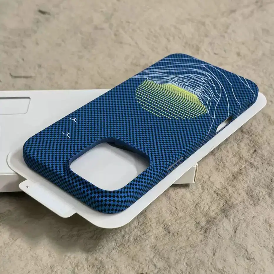 Luxury Slim Carbon Fiber Pattern Hard Armor Phone Case - Shockproof Protection Bumper Cover
