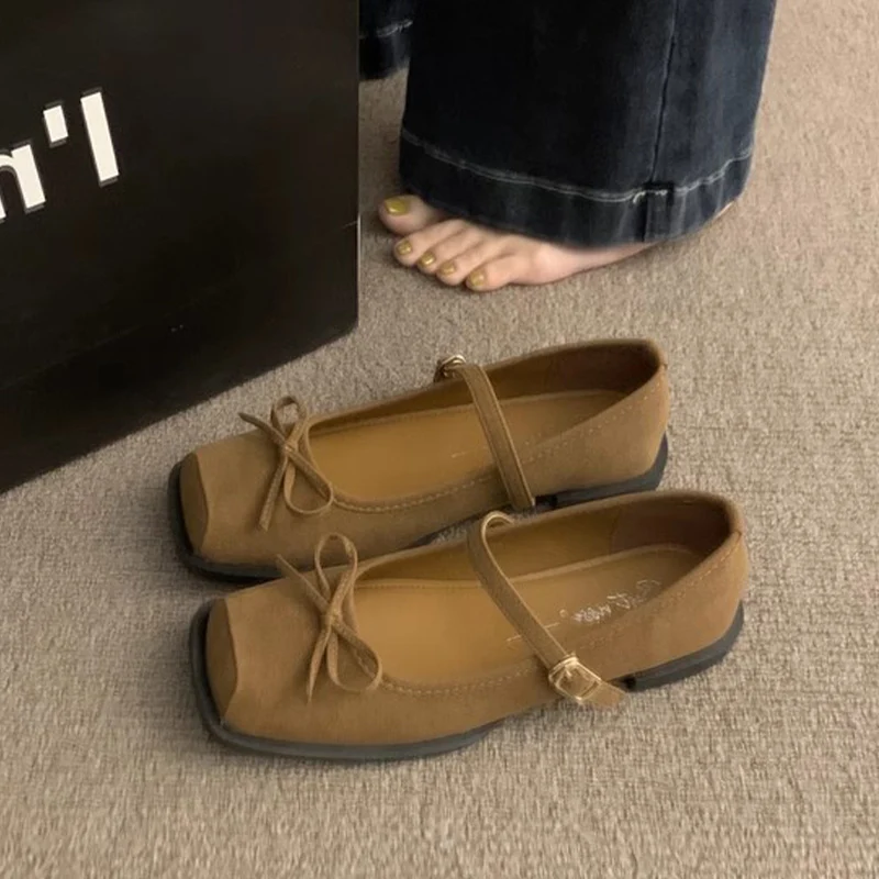 

Женские туфли на плоской подошве, с квадратным носком