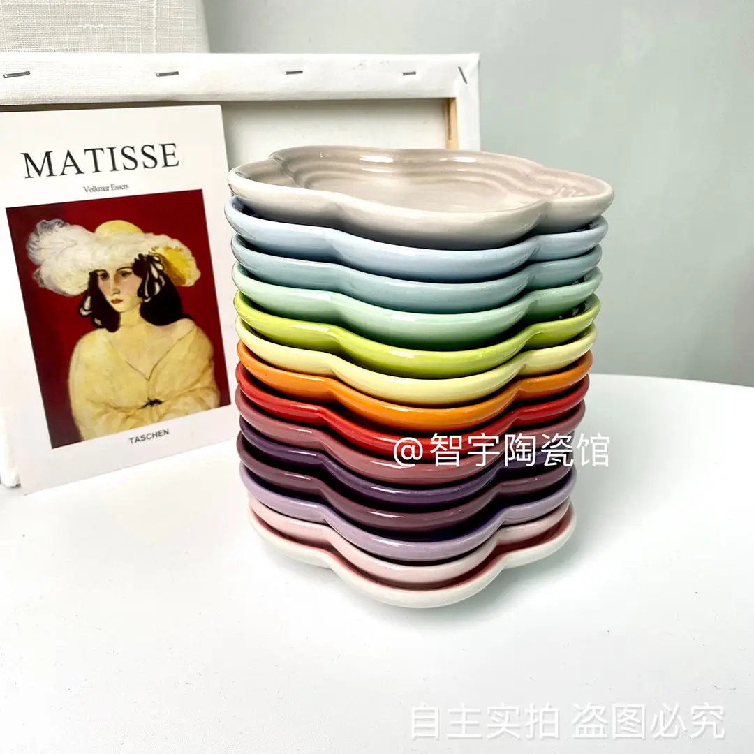 Plum Blossom Small Plate Cat Bowl Pet Plate Sauce Flower Shaped Pet Gradient Bone Spitting Tableware Plum Blossom Dish dining dish