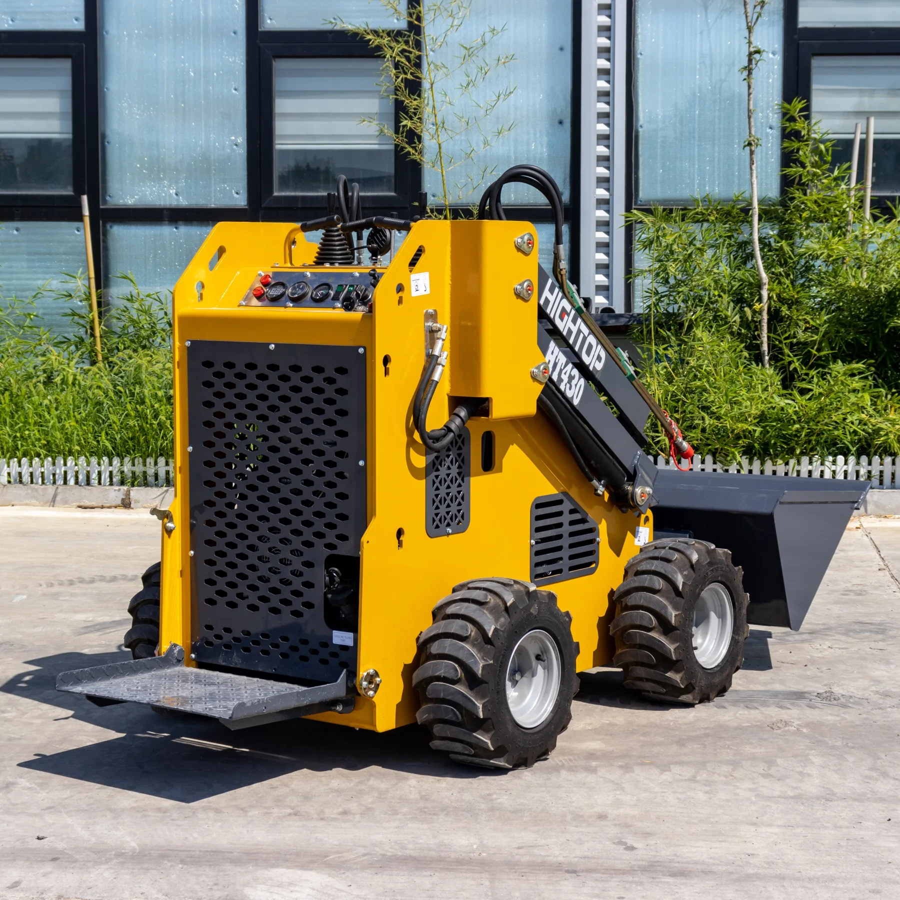 Mini chargeur diesel Skid Steer Jane, Big Flow, 23HP, E27 Auto Droeling Flood, certifié CEC