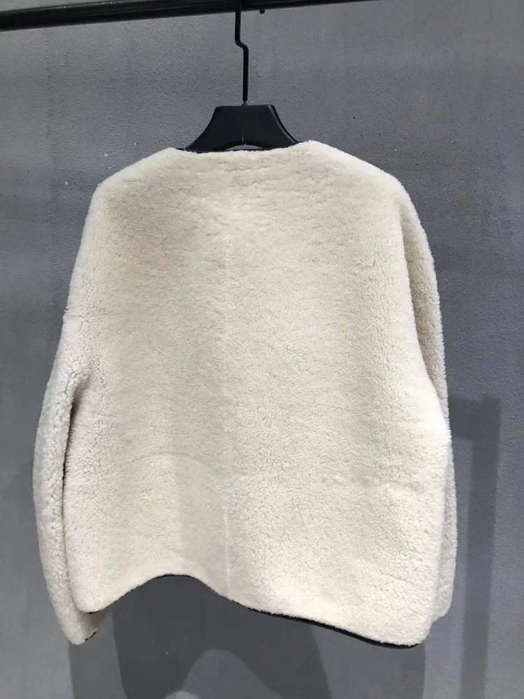 Рисунок 4 - Женская двухсторонняя куртка из