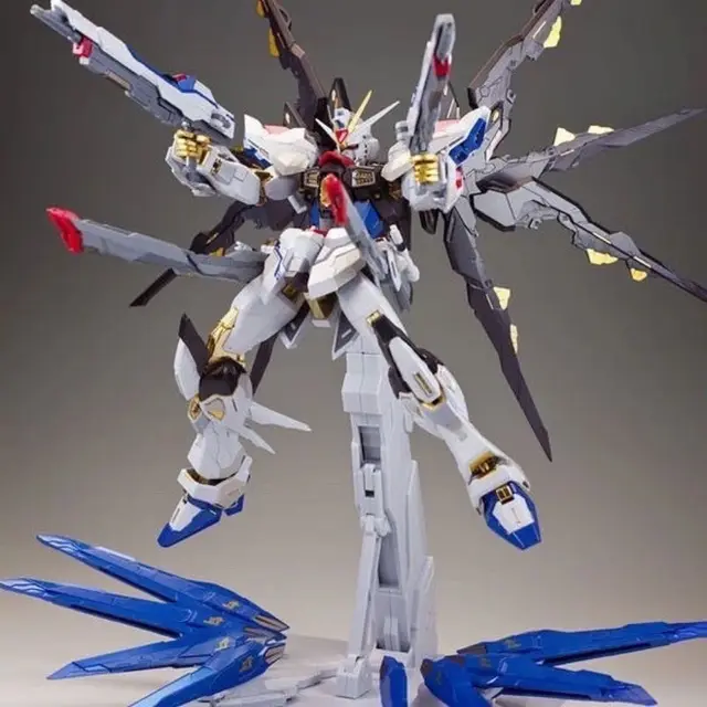 Daban 8802 Mg 1/100 Zgmf-X20A Strike Freedom Assembly Model