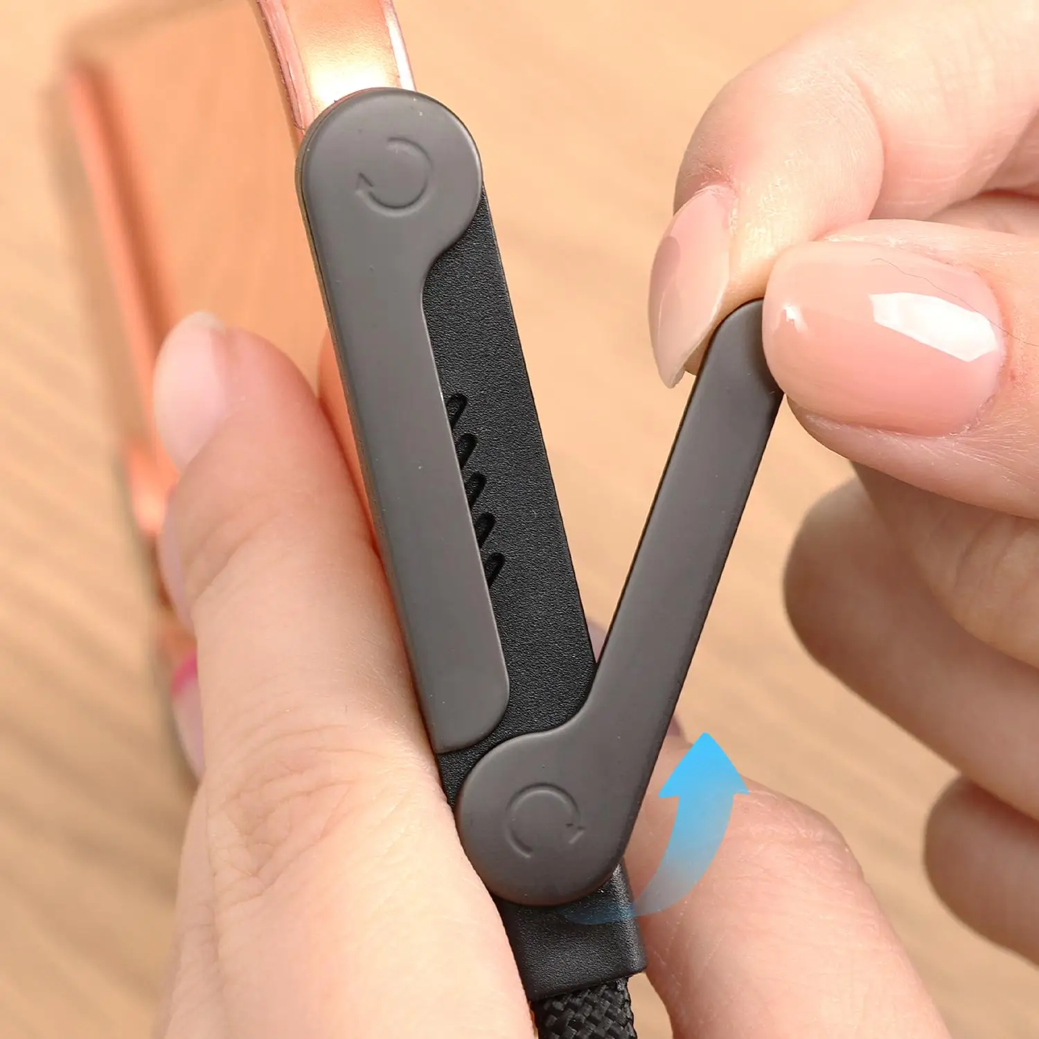 All-in-One 240W Charging Cable with Stand – USB-C to USB-C & USB-A Fast Charger for iPhone & Android 20 S1e126f2c6b784c3ca699bf2bb55831c6a