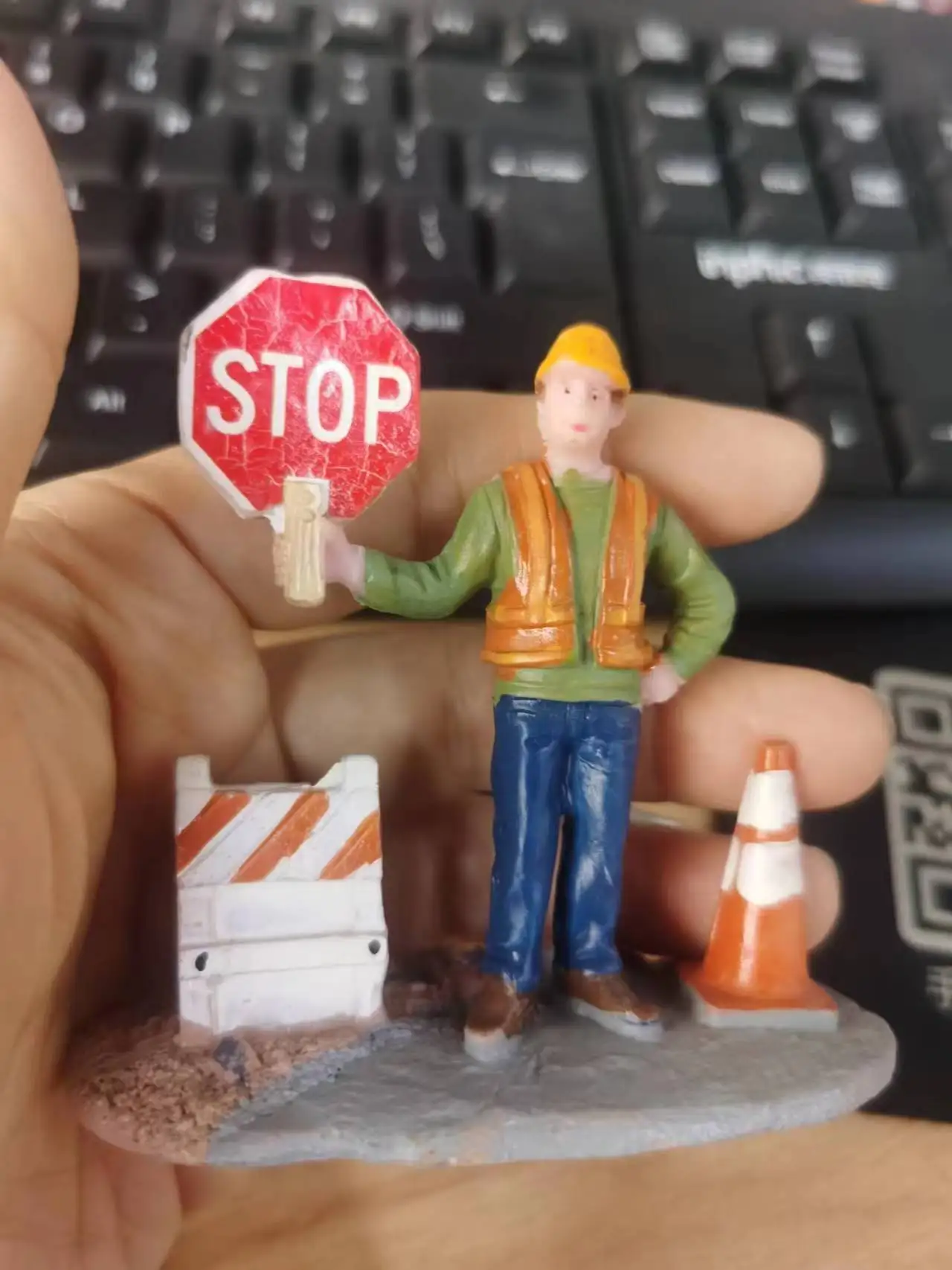 Resin Figure Mental Psychological Sand Table Game Box Court Therap Stop Man