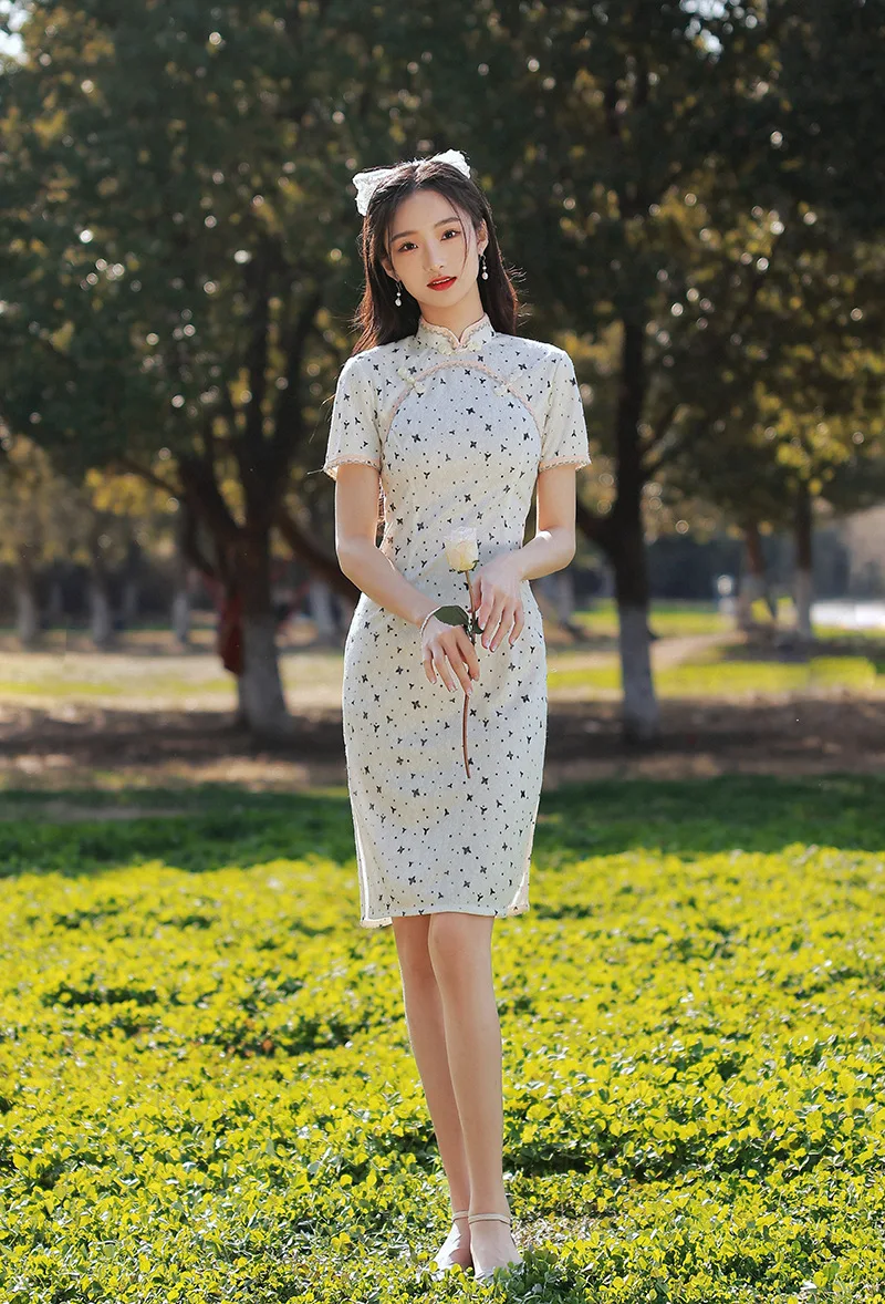 

Vintage Lace Trim Mandarin Collar Chiffon Qipao Short Sleeve Handmade Button Cheongsam Chinese Women Wedding Dress