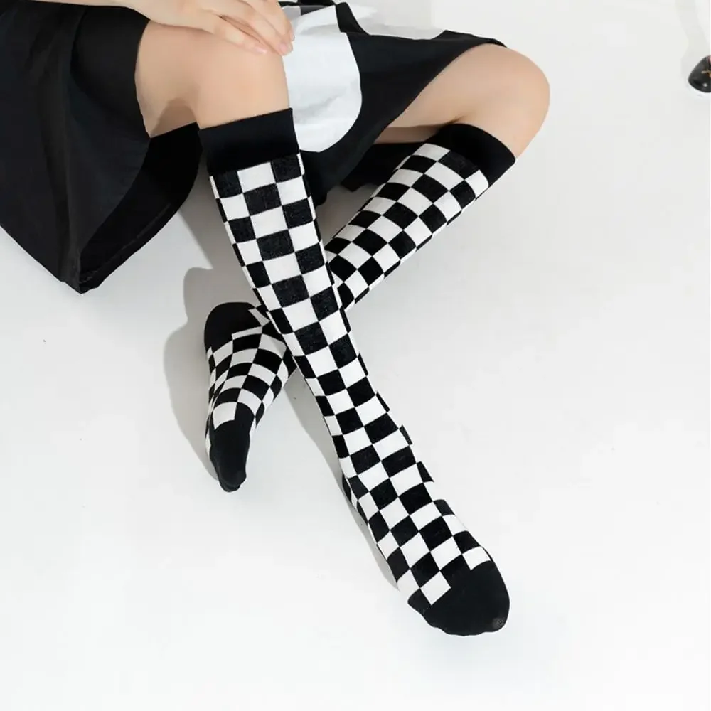 Frauen Plaid Socken Einzigartige Persönlichkeit Kühlen Street Style Plaid Harajuku Koreanischen Stil Socken Strümpfe Frauen Strumpfwaren Baumwolle – Detail 8