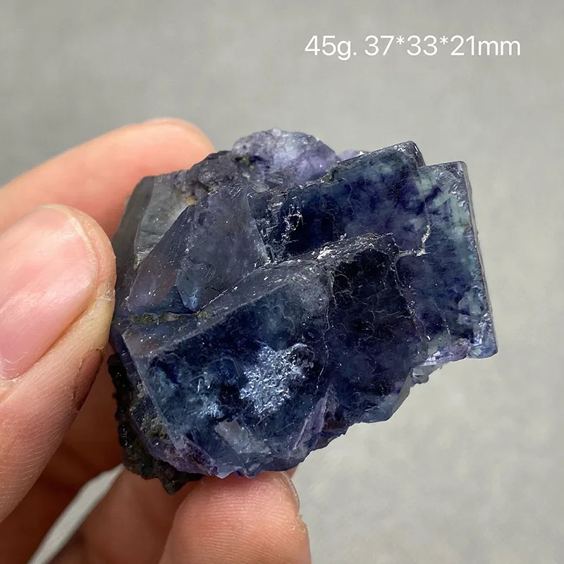 Cubes de fluorite yindu bleu/violet avec fantômes