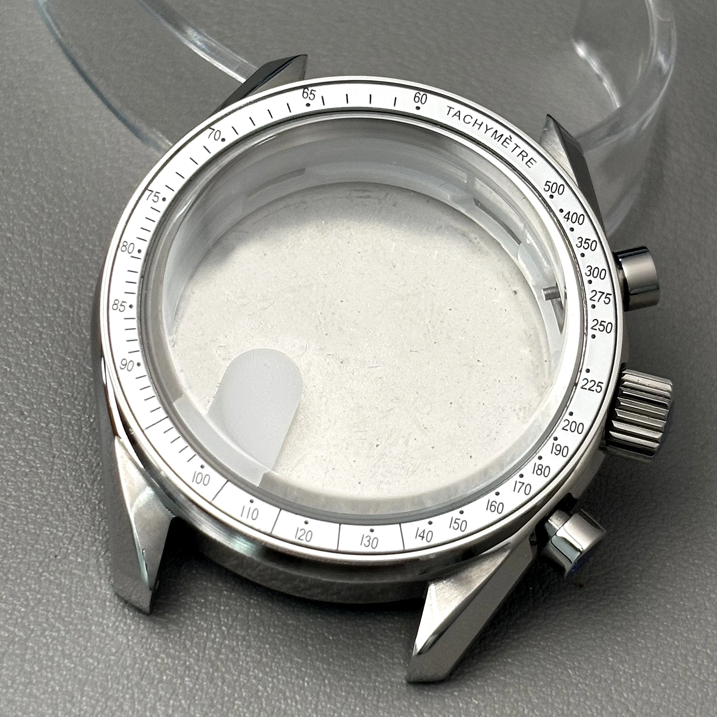 Moon Metal Chronograph Watch with Fashion Business Design and Sealed Back