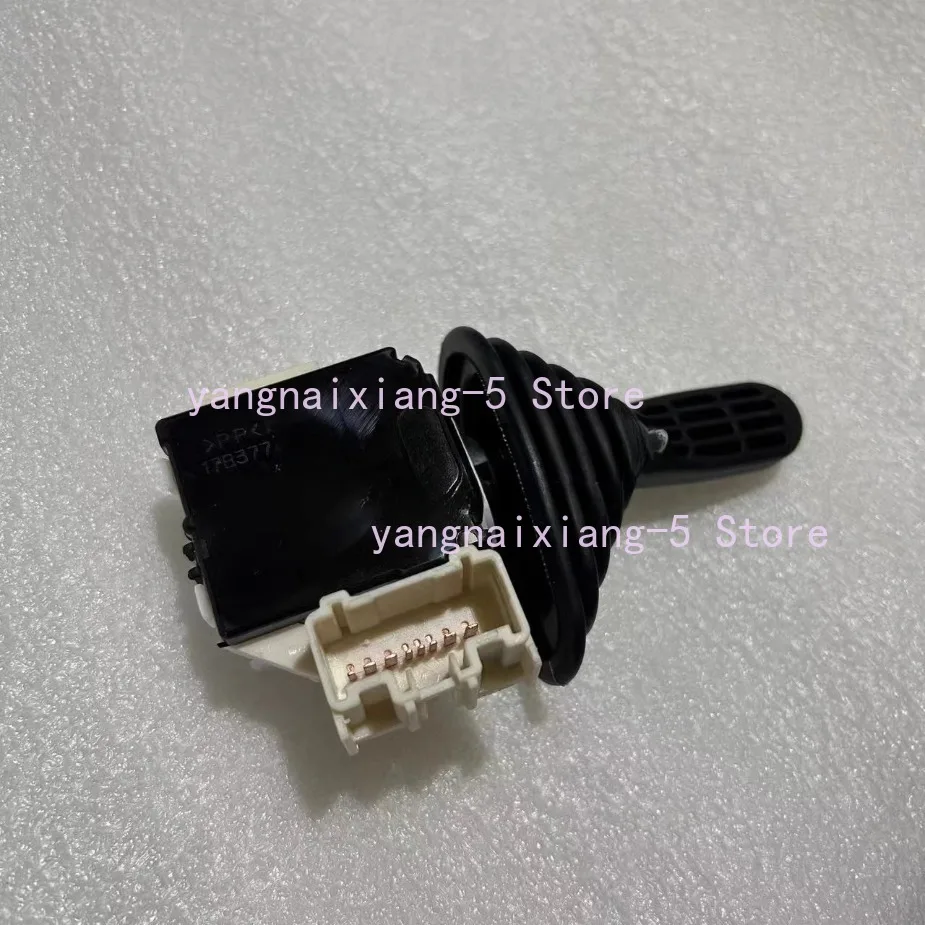 Forklift Forward Reverse Switch for Toyota 8F15-30 57460-12470-71 57460-26631-71