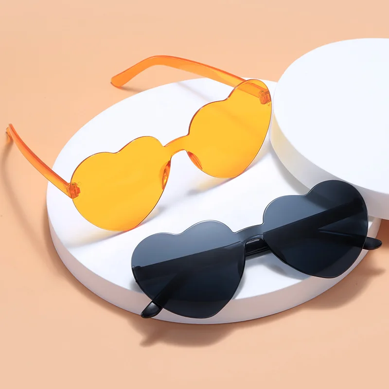 Women Fashion Colors Polarized Heart Shape Tinted Party Sunglasses Girls Vintage UV400 Colors Rimless Female Sun Glasses