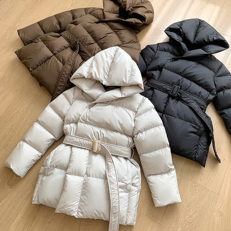 

2023 New Winter Thick Warm Long Sleeve Down Jackets Women Loose Hooded Short Puffer Jacket White Duck Coats Female Parkas