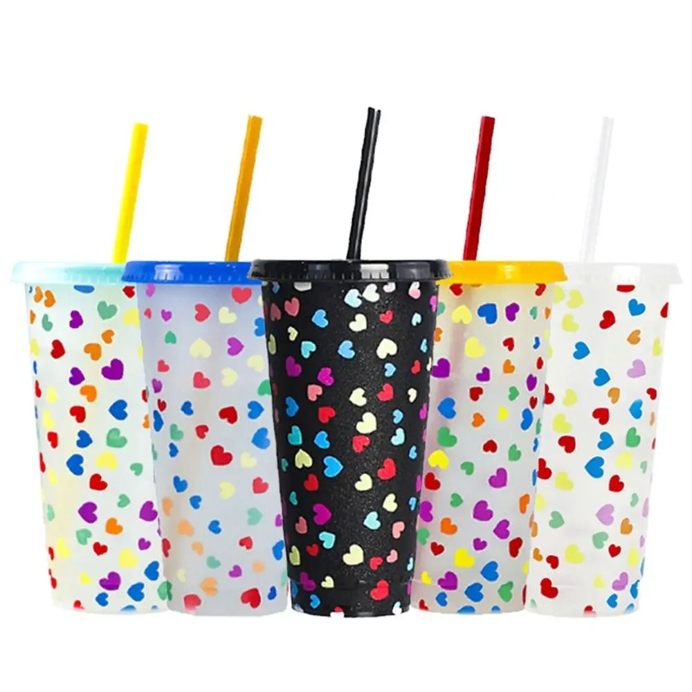 빨대로 재사용 가능한 휴대용 색상 변경 컵, 창의적인 물컵, 마법 플라스틱 냉수 색상 변경 컵, 710m