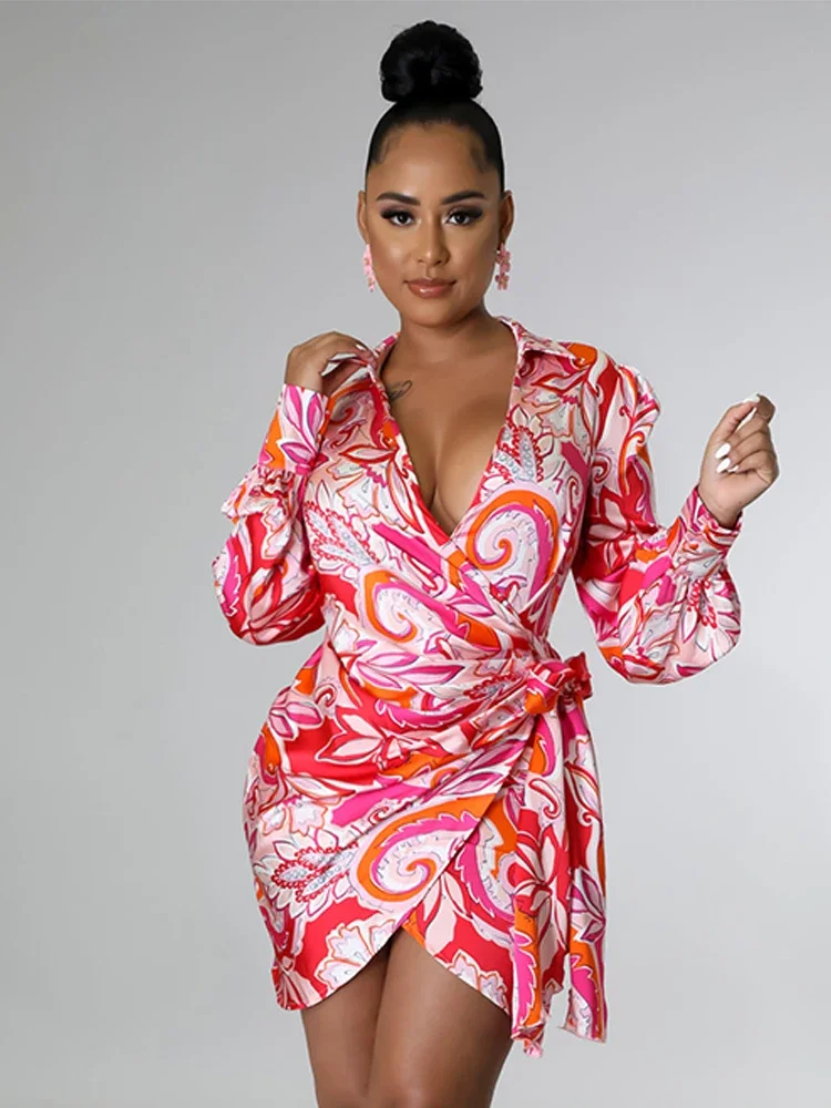 Vestido mini con escote en V y cuerpo plisado con falda circular Rosa Polvoriento