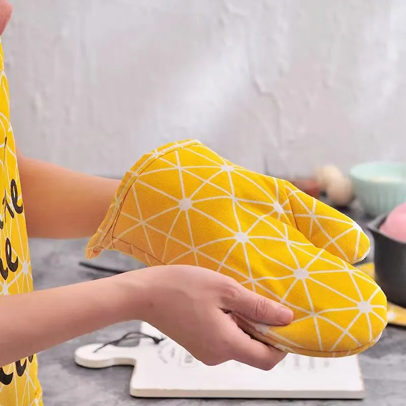 1 Pack Of Cotton And Linen Baking Gloves Microwave Oven Gloves Home Insulation Kitchen Baking Oven Special Tools kitchen gloves cotton pot holders