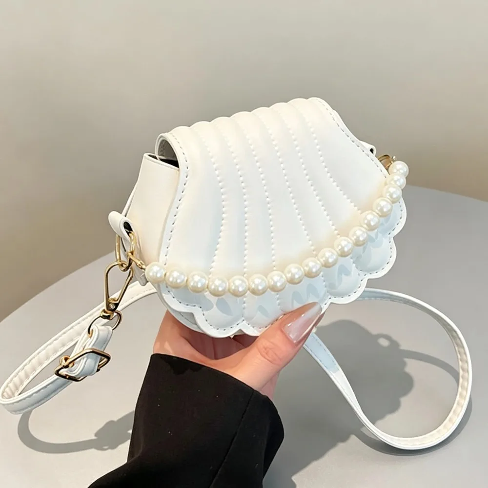 Borsa a tracolla a forma di conchiglia, stile francese, elegante borsa a mano con catena di perle, borsa a spalla in pelle PU, borsa hobo minimalista da donna