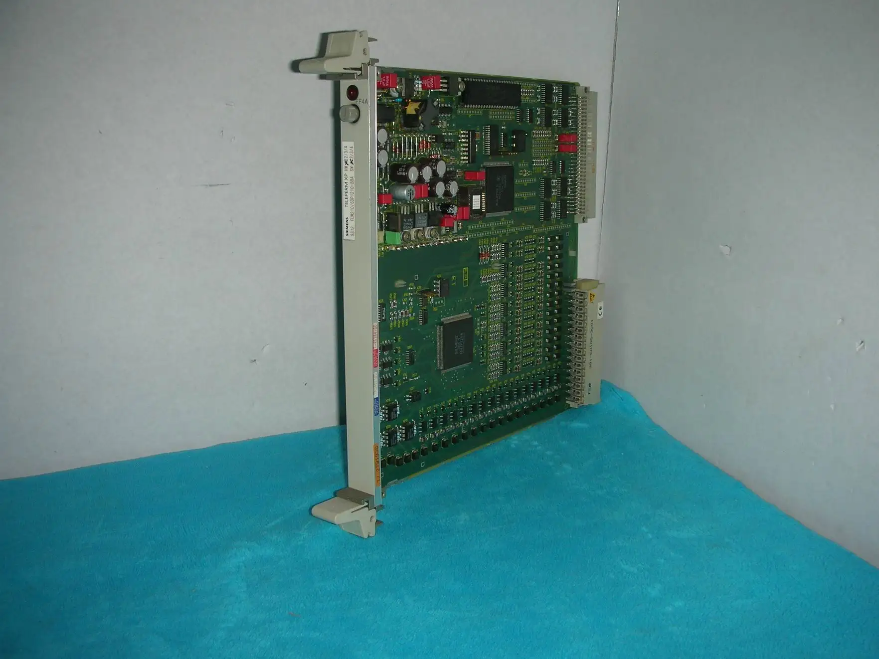 

1 шт.★SIEMENS FUM210 6DP1210-8BA