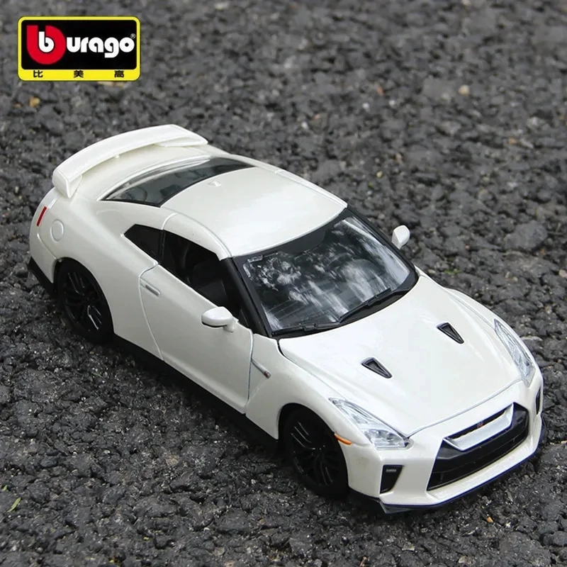 

Bburago 1:24 2017 Nissan Ares GTR Alloy Sports Car Model Diecasts Racing Metal Toy Car Model Simulation Collection Gifts Toys